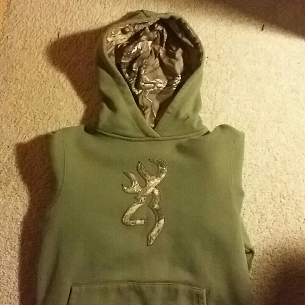 I'm selling a browning buck hoodie.